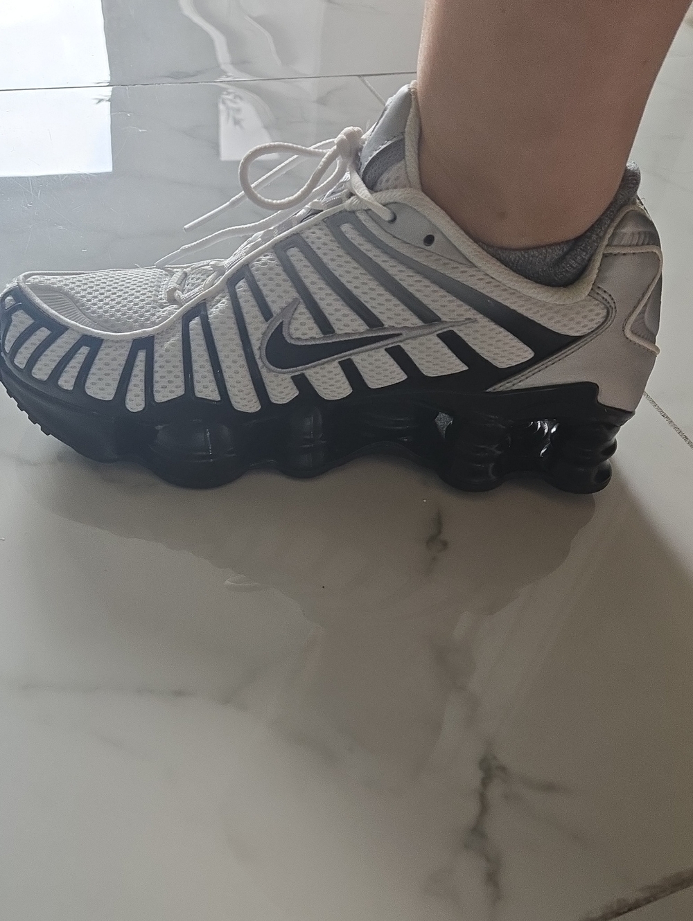 Nike Shox Women Sneakers White Black Size US 9.5 - Picture 8 of 8